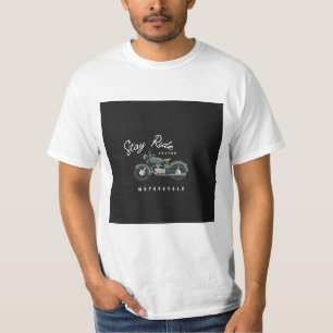 Svartvit minimalistisk motorcykeltypografi t shirt