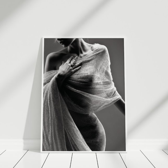 Svartvit Mode-modell Poster (Black and White Fashion Model Poster in a white frame.)