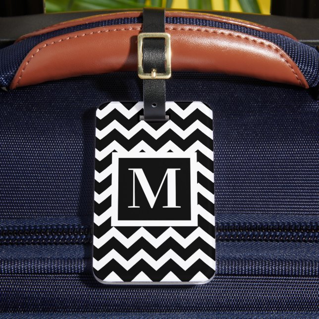 Svartvit modern Elegant Zigzag Monogram Bagagebricka (Framsida Insitu 2)