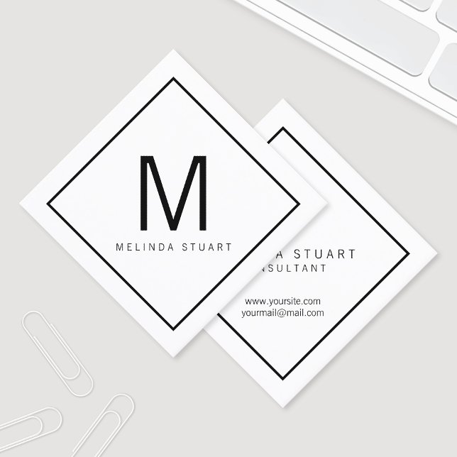 Svartvit modern Monogram Fyrkantigt Visitkort (Skapare uppladdad)