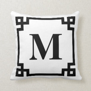 Svartvit Monogram för greknyckelgräns Kudde