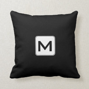 Svartvit Monogram M Dekorativ kudde