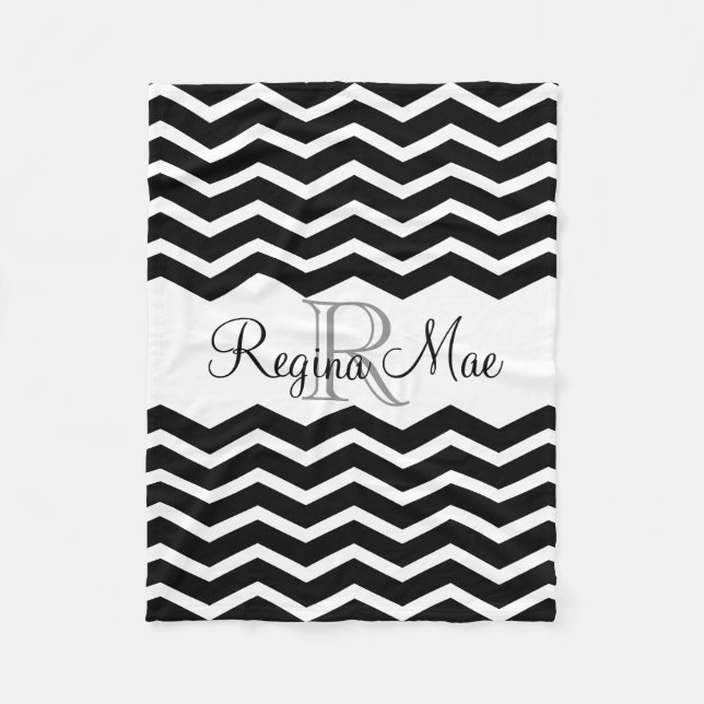 Svartvit Monogram Namn Keepsaké Chevron Fleecefilt (Framsidan)