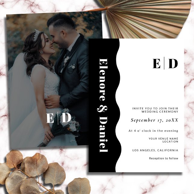 Svartvit monogramsidig vågfoto Bröllop Inbjudningar (Black & White Monogram Side Wave Photo Wedding Invitation)