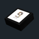 Svartvit nummer 9 - fotokollage minnesask<br><div class="desc">Den här anpassadet är den plats där foton ordnas för att bilda ett nummer. Den används ofta för att milstolpe firande som födelsedagar, årsdagar eller landvinningar, vilket gör det möjligt för användare att visa minnesvärt bilder inom en enda visning som fångar öga. Utformningarna ger vanligtvis utrymme för olika bildstorlekar och...</div>
