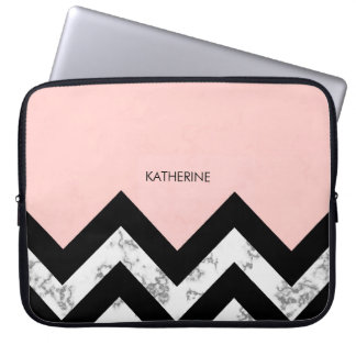 Svartvit och Rosa Chevrons Laptop Fodral