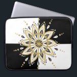 Svartvit och svart kvadrat, svart och Guld Mandala Laptop Fodral<br><div class="desc">Elegant modern vit- och svarta kvadratbakgrund med guld vit- och svartvit cirkel mandala.</div>