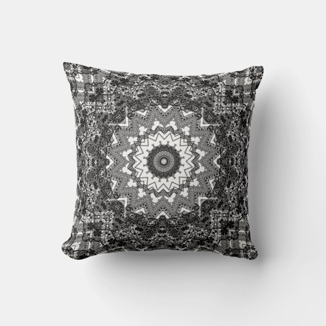 Svartvit, öppet arbete, mandala kudde (Framsida)