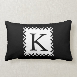 Svartvit personligMonogram Lumbarkudde