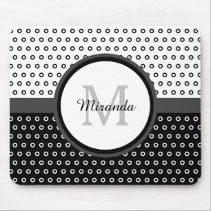 Svartvit polka dotsMonogram för mod med namn Musmatta
