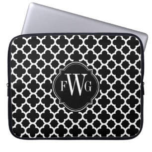 Svartvit Quatrefoil Mönster Monogram Laptop Sleeve