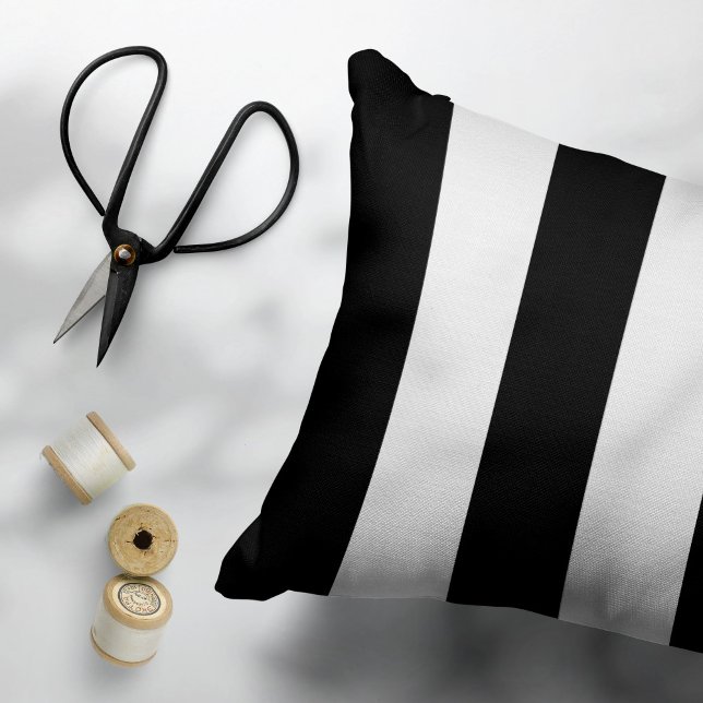 Svartvit Rand, stripe Mönster, Linjer Prydnadskudde (Skapare uppladdad)