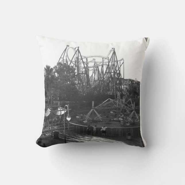 Svartvit Rollercoaster Kudde (Framsida)