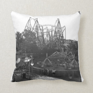 Svartvit Rollercoaster Kudde