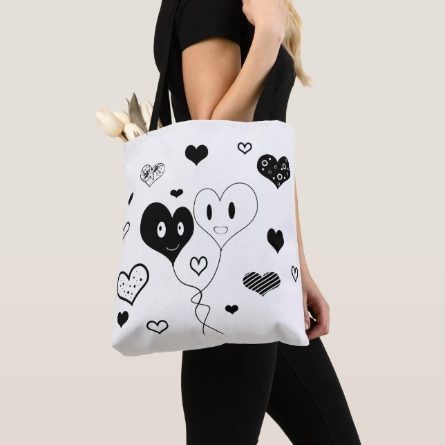 Svartvit, rutthjärtan och ballonger, bläck tygkasse (Närbild)