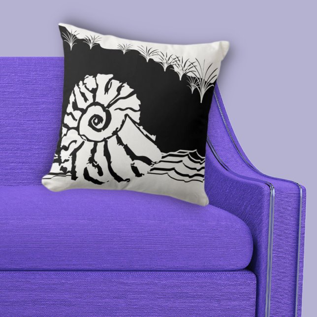 Svartvit Shore Snäcka Sea Kudde (Coastal Black & White Shore Shell Sea Throw Pillow)