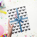 Svartvit skäggsår, manar presentpapper<br><div class="desc">En svart och vit papper för manar. En svart ikon på ett hanskägg och mustasch. Vit bakgrund. Perfekt till honom både för födelsedagar och jul.</div>