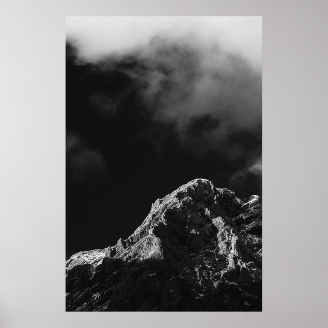 Svartvit sol belyst berg poster (Framsidan)