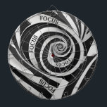 Svartvit Spiral Psychedelic Illusion Focus Darttavla<br><div class="desc">Den svarta och vita spiral-ritytan kan faktiskt utmana skickliga,  nykter spelare att fokusera på tjurfäktningen,  även i bra belysning!! Det är som ingen annan för ditt pub eller fritidsrum.</div>