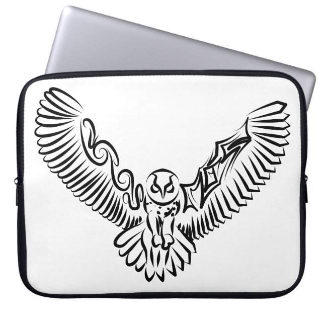 Svartvit stammen som flyger Uggla Laptop Fodral (Framsidan)