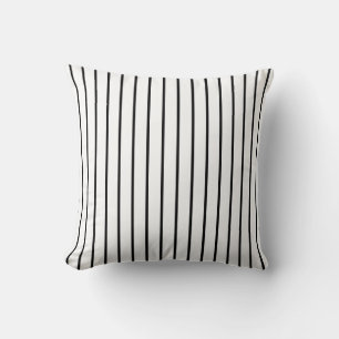 Svartvit stripe kudde