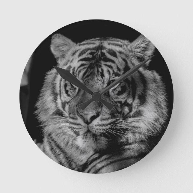 Svartvit tiger rund klocka (Framsida)