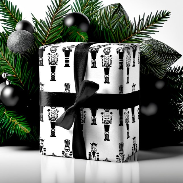 Svartvit Trendig Abstrakt Nutcracker Mönster Presentpapper (Black & White Trendy Abstract Nutcracker Pattern Wrapping Paper)
