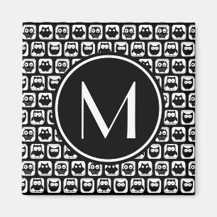 Svartvit Uggla Personlig Monogram Magnet