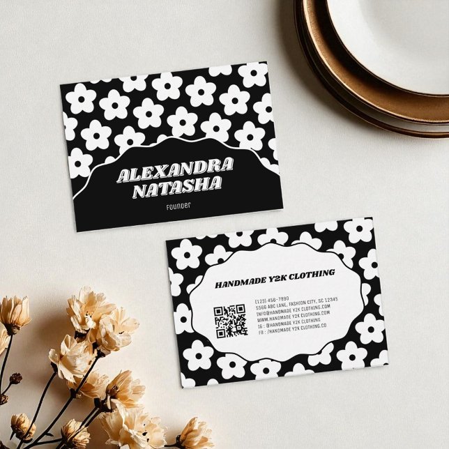 Svartvit Y2K Flower handgjord kläder Visitkort (Black White Y2K Flower Handmade Clothing Business Card)