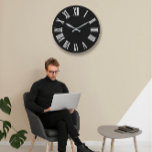 Svartvita Grått Metalliska romerska siffror i Silv Stor Klocka<br><div class="desc">Unik minimal och dekorativ korrespondens med den verkliga mode-trenden i hemlandet.
Du kan ändra handens form och färg.
FlorenceK-design</div>