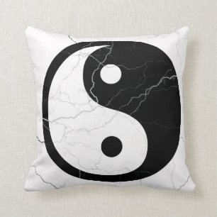 Svartvita Yin och Yang Kudde