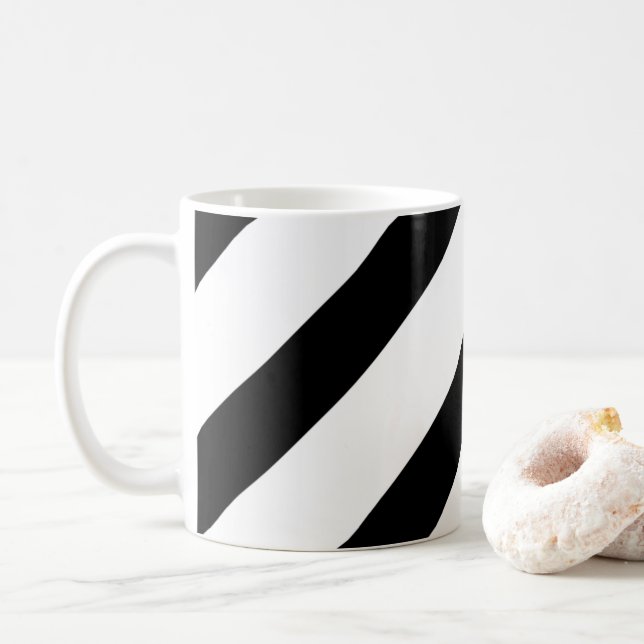Svartvitt diagonalt kaffemugg (Med munk)