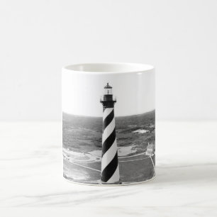 Svartvitt foto för uddHatteras fyr Kaffemugg