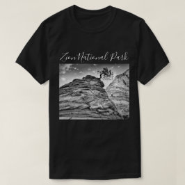 Svartvitt foto för Zion Bonsaiträd T-shirt