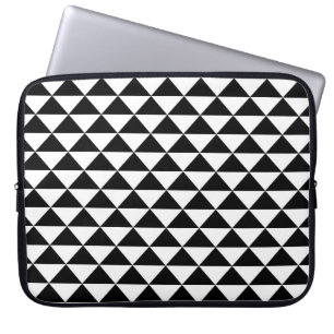Svartvitt hawaianskt tatueringtriangelmönster laptop fodral