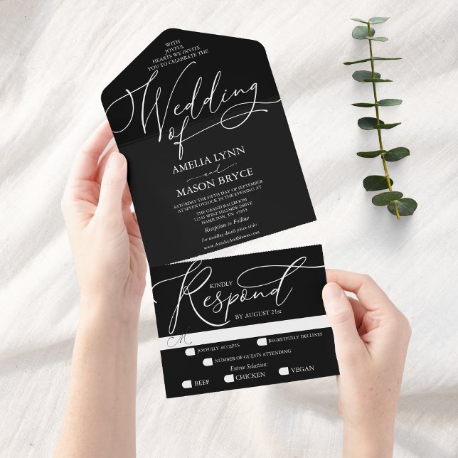 Svartvitt Kalligrafi-skript Bröllop (Black with White Calligraphy Script All in One Wedding Invitation)
