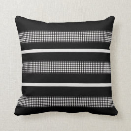 Svartvitt kudde med pricker & fodrar mönster