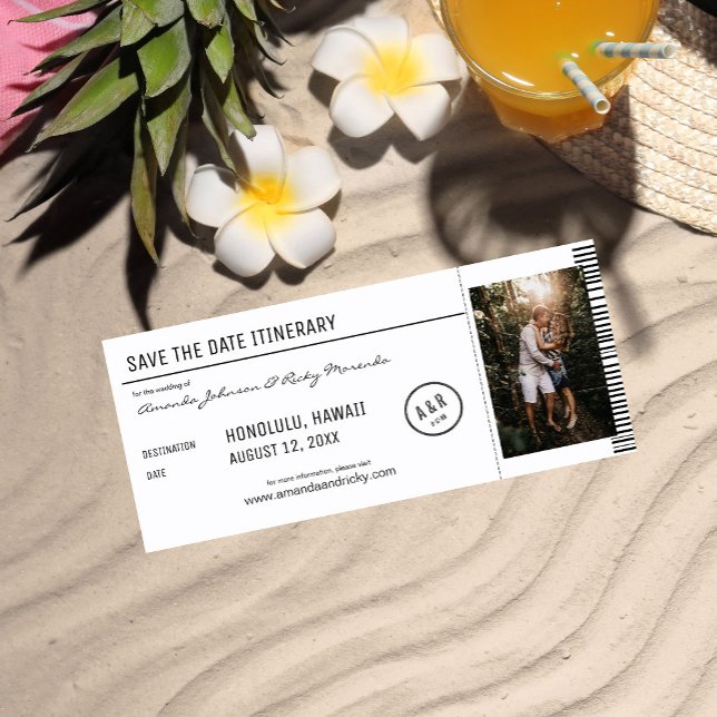 Svartvitt mål med fotospara datumet inbjudningar (Skapare uppladdad)