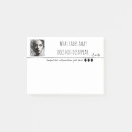 Svartvitt porträtt i pixelgrafik post-it block