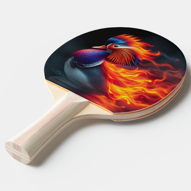 Svävande flamsvallande eldfågel het mandarinand pingisracket (Frontvinkel)