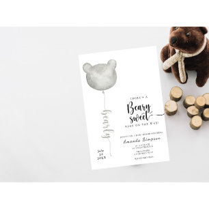 Det finns en Beary söt Baby på Way Baby-duschen Inbjudningar