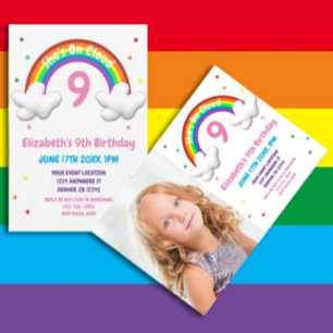 På moln 9! Rainbow Birthday Inbjudningar