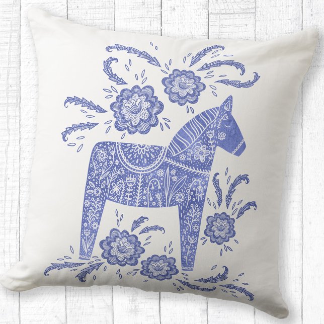Svenska Dala Horse Art Periwinkle Blue Kudde (Swedish Dala Horse folk art blue and white throw pillow)