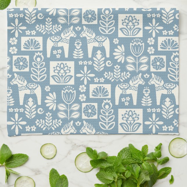 Svenska Dala Horse Collage in Slate Blue Kökshandduk (Vikta)