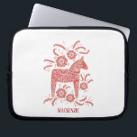Svenska Dala Horse Personlig Laptop Fodral<br><div class="desc">En traditionell Dalecarlian Horse från Sverige. Ta bort eller ändra namn för anpassning.</div>