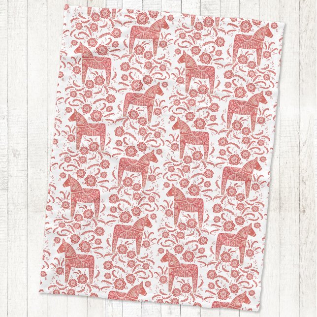 Svenska Dala Horse Red and White Fleecefilt (Swedish Dala Horse red and white fleece blanket)
