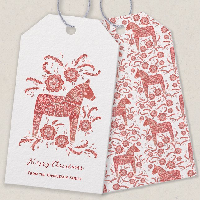 Svenska Dala Horse Red Presentetikett (Swedish Dala horse red and white Merry Christmas personalized gift tag)