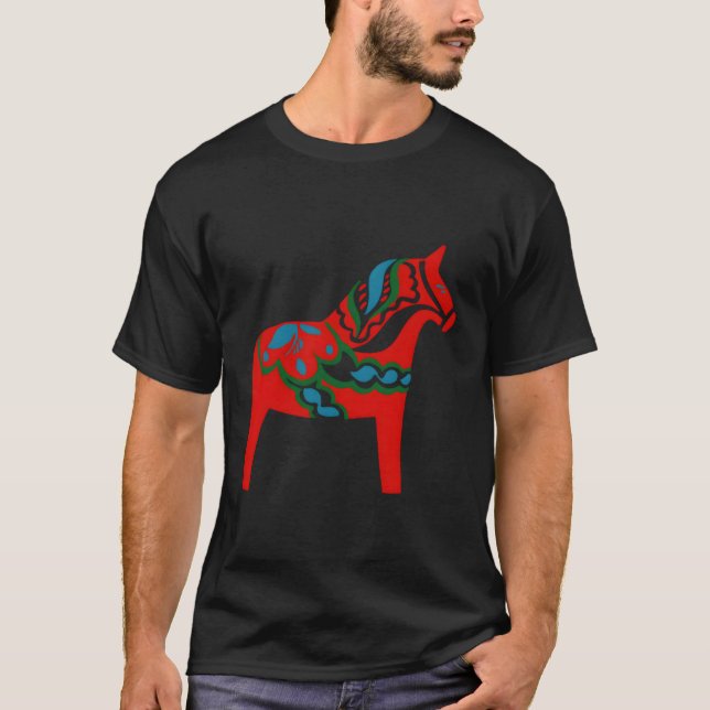 Svenska Dala Horse Sverige Red Dalecarlian Horse T Shirt (Framsida)