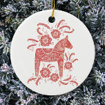Svenska Dala Horse Traditional Folk Art Julgransprydnad Keramik<br><div class="desc">En röd och vit målning av en traditionell svensk Dala Horse.</div>