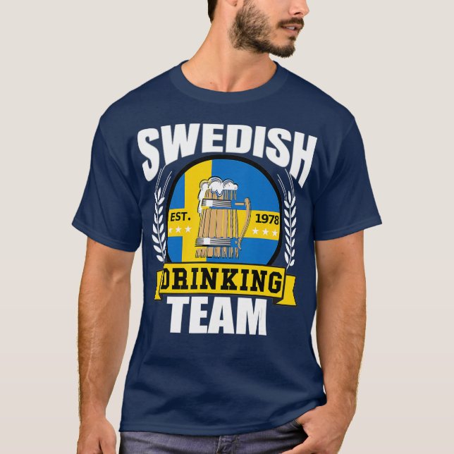Svenska Drineringsteamet Funny Sverige Flagga Beer T Shirt (Framsida)